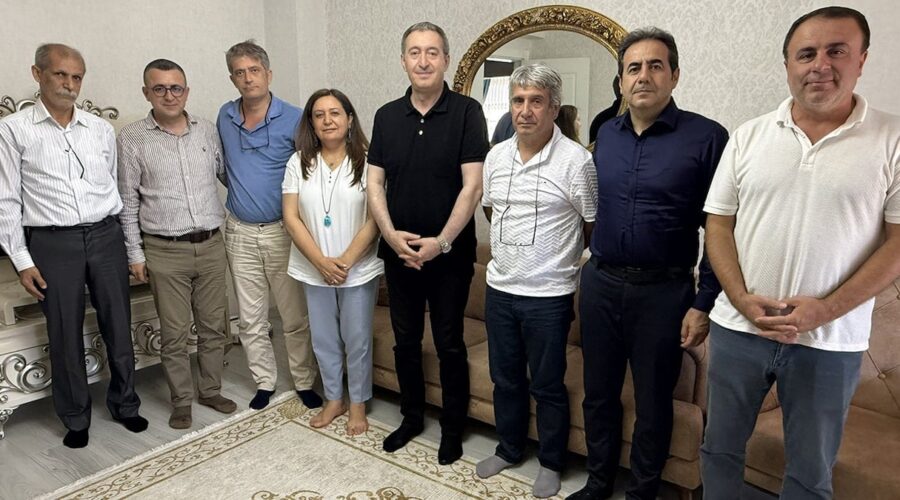 dem parti imralidan tahliye edilen veysi aktasi ziyaret etti zCOD8VCe