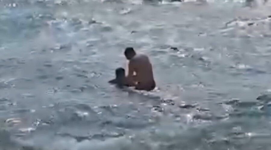 denize giren kuzenlerden biri hayatini kaybetti MAigGpcS