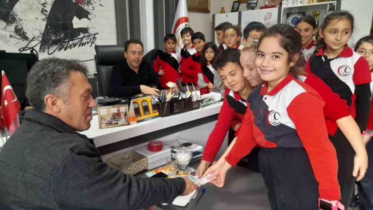 afyonkarahisar ataturk ilkokulu ogrencileri gazzeye destek icin bileklik yapti j6x21uqa.jpg