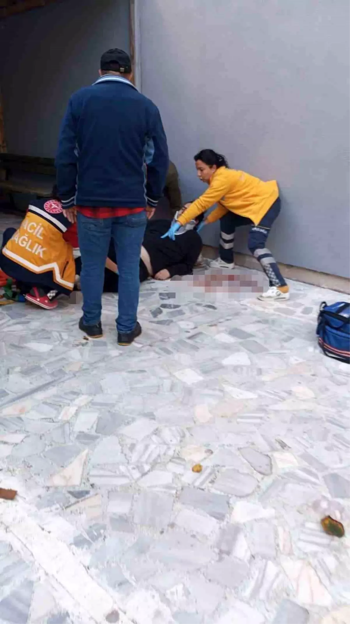 sinopta apartmandan dusen genc hastaneye kaldirildi 1V6IHL3F