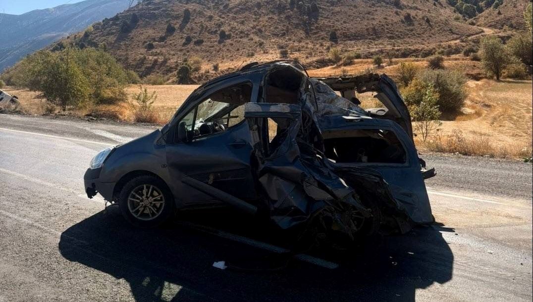 tatvanda trafik kazasi 2 yarali tsAeLPqQ