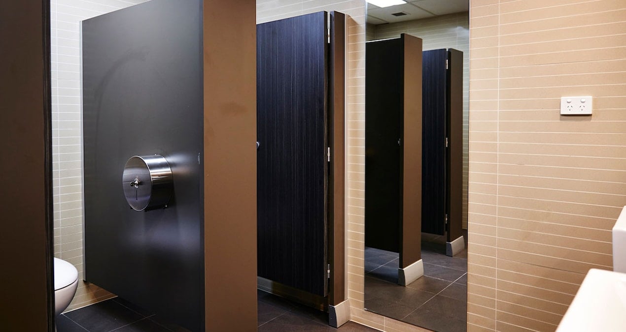 tuvalet suresini goren patronu aninda isine son verdi h4kRyLDC.jpg